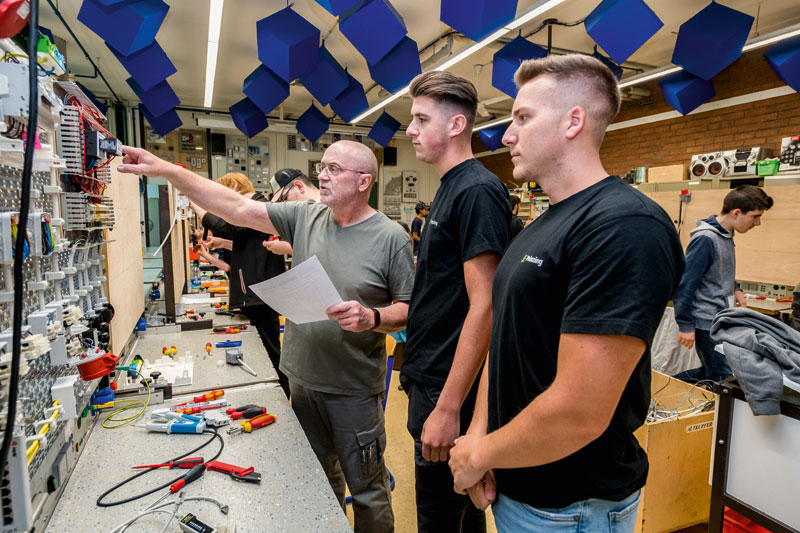 Gewerbliche Schule Geislingen . Elektrotechnik